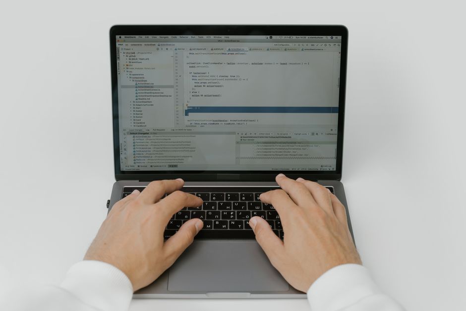 DeepSeek vs Claude for coding, which is better DeepSeek vs Claude for coding, which is better