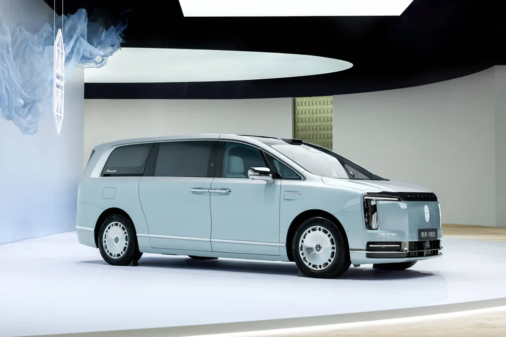 百万 MPV 为什么要「学」华为一次上车？