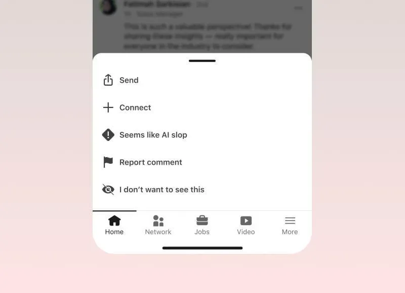 LinkedIn 悄悄上线「疑似 AI 垃圾内容」举报键 LinkedIn 悄悄上线「疑似 AI 垃圾内容」举报键