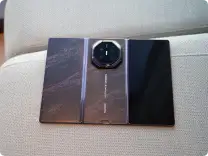 逻辑折叠工艺重塑三折叠芯片算力，端侧直跑 30B 模型真香