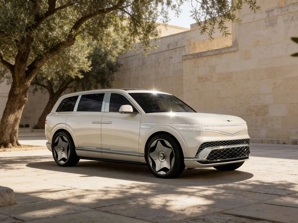Genesis GV90 Neolun ditches B-pillar for coach doors that slide